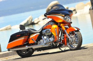 Harley-Davidson-Street-Glide-CVO-003